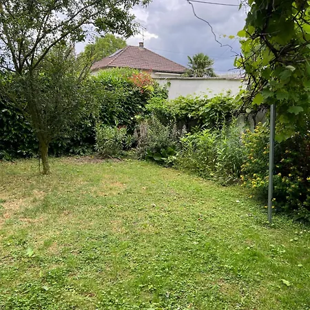 Maison Independante , Paris Proche Jo 2024 Vaires Sur Marne Est A 10 Minutes De Des Epreuves Olympique De Canoe Kayac 2 Holiday home *