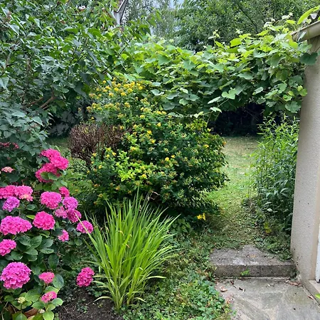 Holiday home Maison Independante , Paris Proche Jo 2024 Vaires Sur Marne Est A 10 Minutes De Des Epreuves Olympique De Canoe Kayac 2 Chelles (Seine-et-Marne)