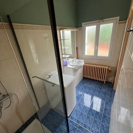Holiday home Maison Independante , Paris Proche Jo 2024 Vaires Sur Marne Est A 10 Minutes De Des Epreuves Olympique De Canoe Kayac 2